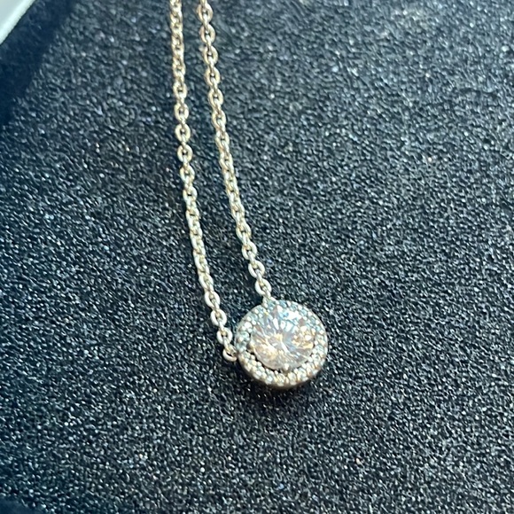 Pandora Round Sparkle Halo necklace - Picture 5 of 8